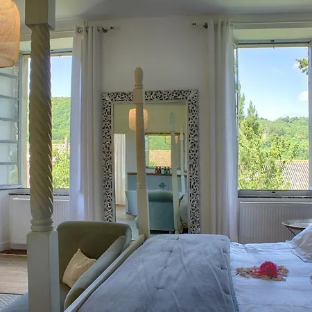 Maison Ila - Le Tresor Couette-café